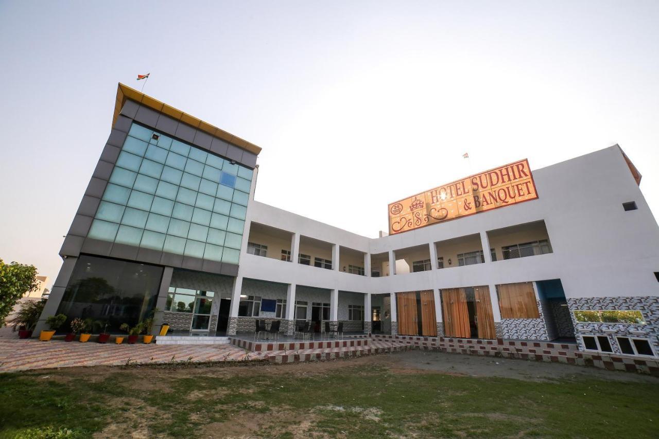 Capital O Sudhir Hotel And Banquet Sonipat Exterior photo